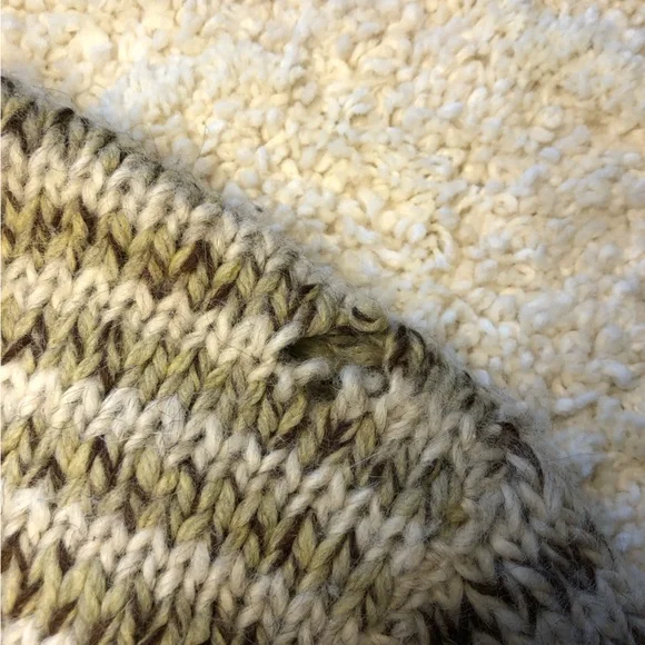 Vintage hand knit striped wool sweater - Picture 7 of 10